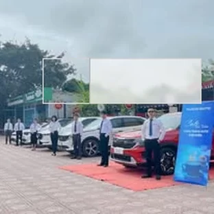 Kia Điện Biên - Khách hàng tham khảo xe thực tế tại Tủa Chùa.
